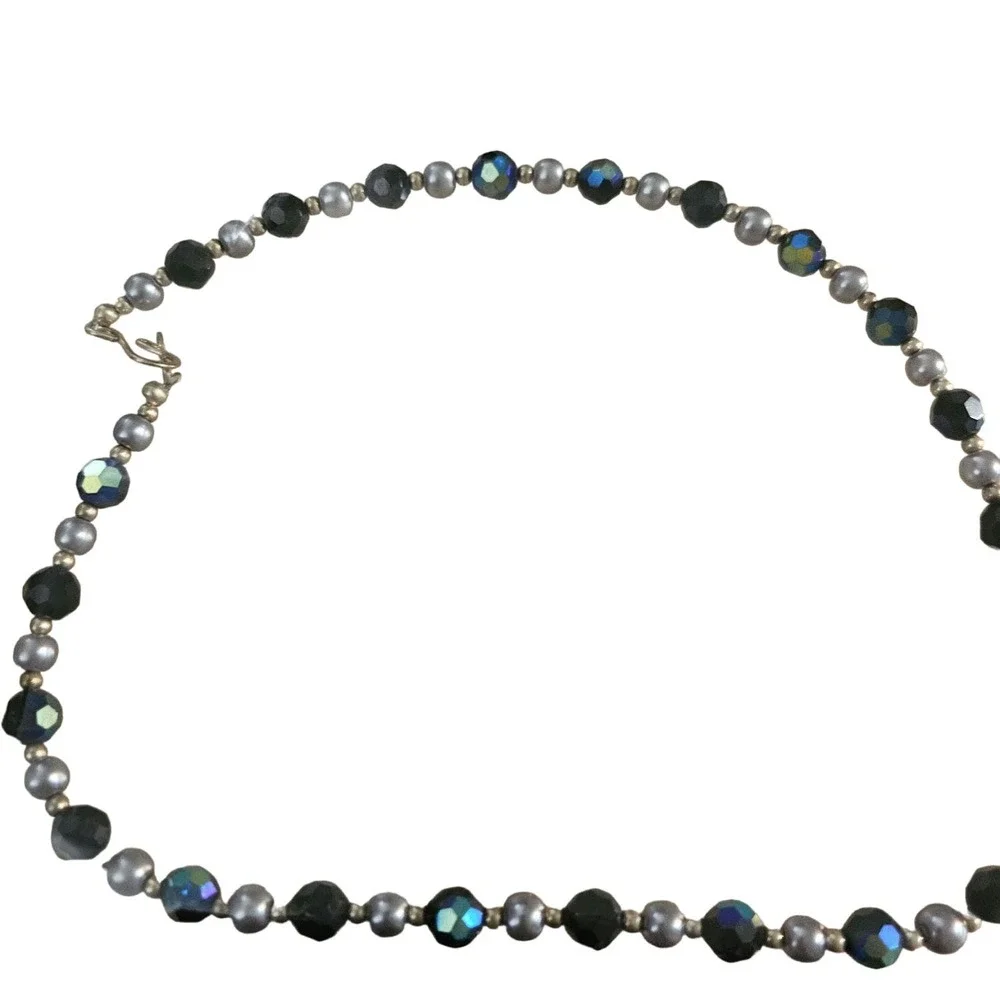 Vintage AB Silver Pearl Colored‎ Glass Beaded Hook Closure Necklace 18